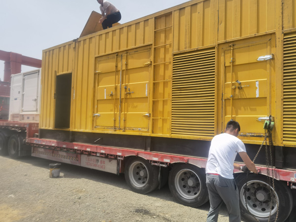 黑山除了负载情况和发动机维护，还有哪些因素会影响 200kw 柴油发电机的油耗？