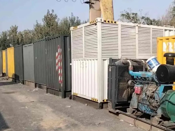黑山200KW柴油发电机机组每小时油耗是多少?
